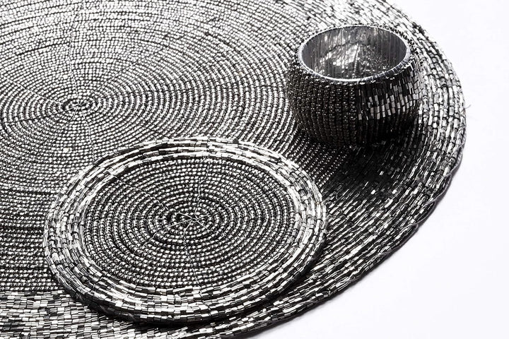 Penguin Home Set mit 18 Glasperlen-Platzdeckchen, Untersetzern und Serviettenringen – Antik-Silber-F