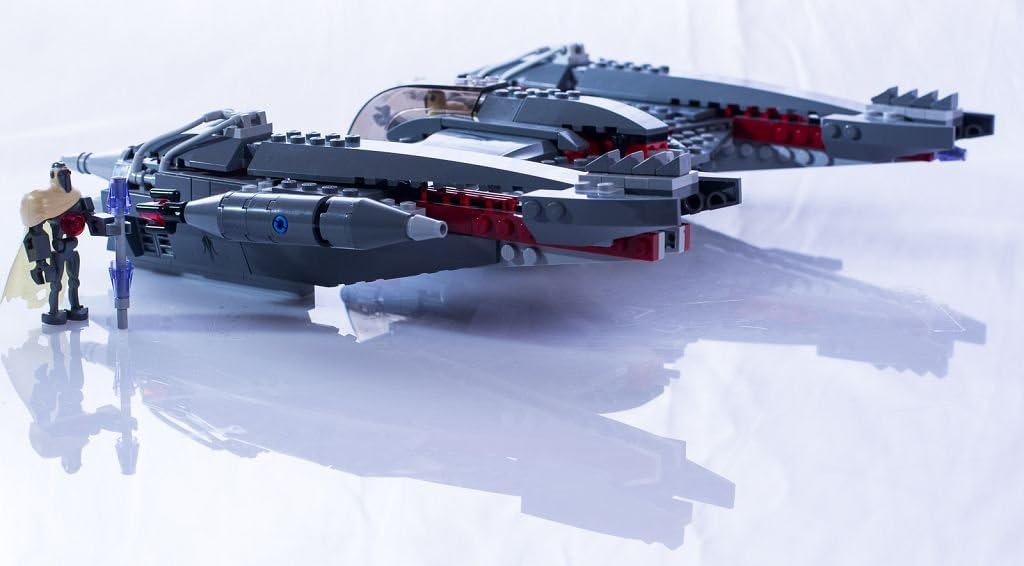 LEGO Star Wars 7673 - MagnaGuard Starfighter