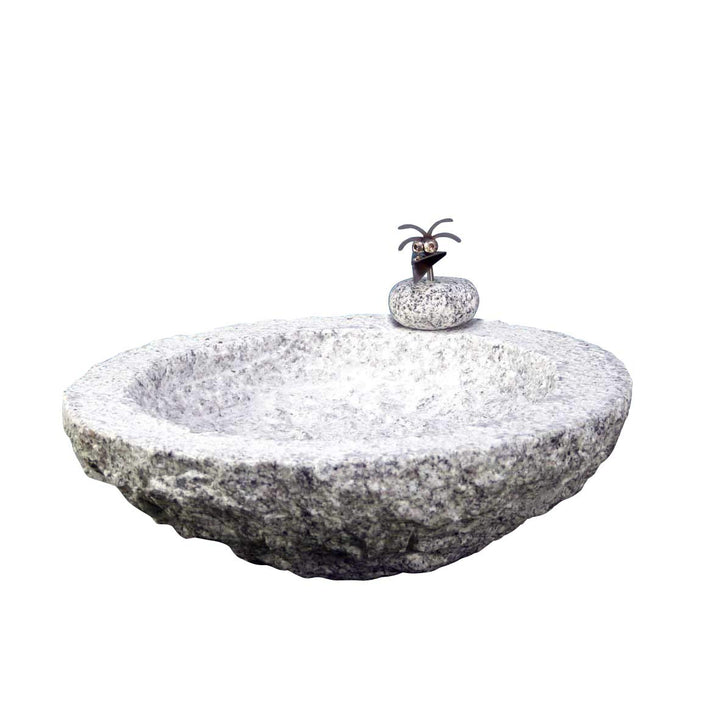 Gebrüder Lomprich Vogelbad aus Granit in Schalenform (mit einem Vögele am Rand sitzend), mit einem V