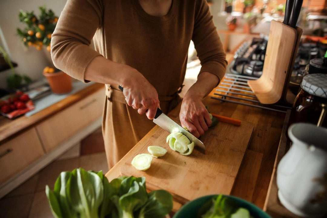 Fiskars Santoku Kochmesser, Functional Form, Gesamtlänge: 29 cm, Japanischer Edelstahl/Kunststoff, 1