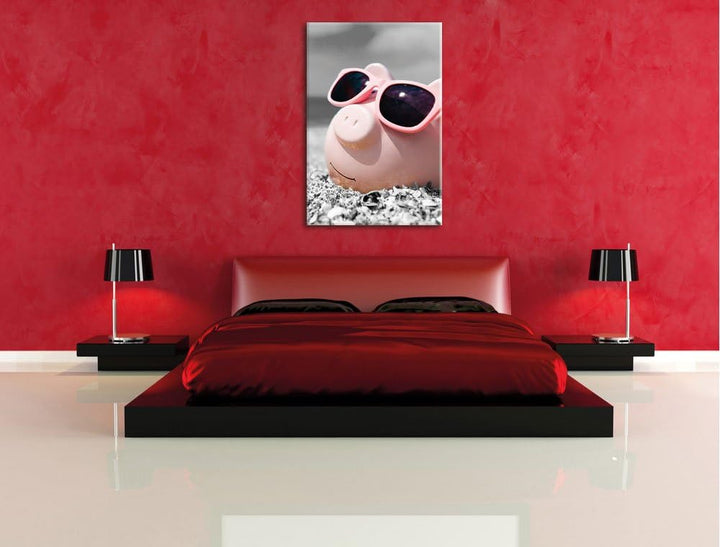 Pixxprint Cooles Sparschwein mit Sonnenbrille am Strand schwarz/weiss, Format: 70x100 auf hochkantig