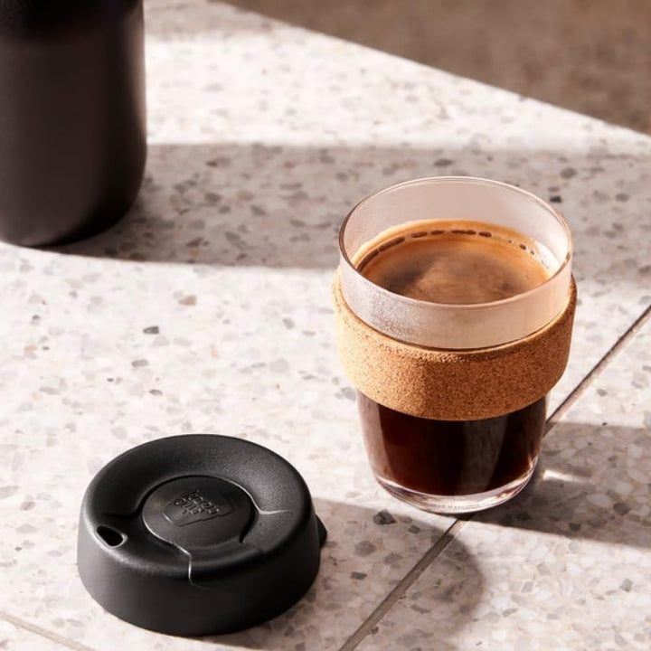 KeepCup Brew Cork, Mehrweg-Glasbecher, spritzwassergeschütz, Small 8oz 227mls, Schwarz 1 Stück Schwa