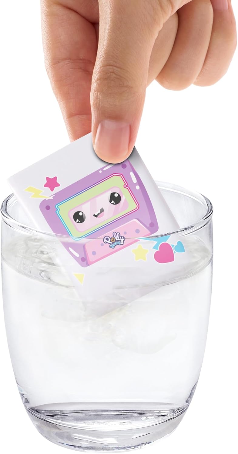 Polly Pocket-Puppe und Spielset, Diskoparty Fashion Reveal, Reisespielzeug zum Auspacken mit ca. 7 c