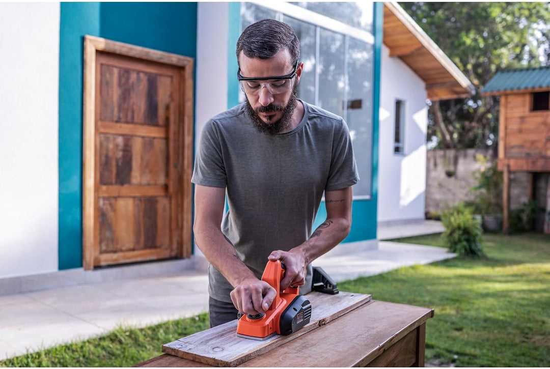 Black+Decker 710W Elektrohobel BEW712 (sehr kompakter Hobel, bis zu 2mm Spantiefe, 11mm Falztiefe, 8