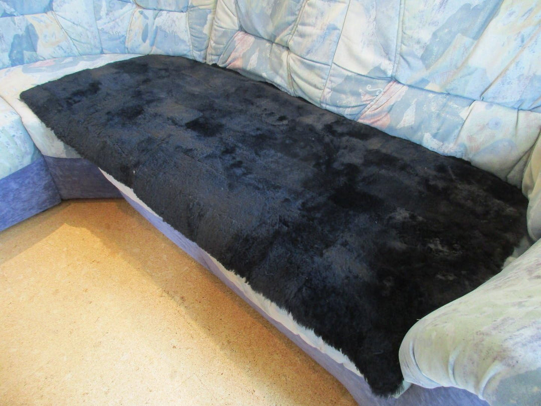 Engel Naturfelle Liegedecke Teppich für Katze und Hund Lammfell (Patch) 140x60cm schwarz, Schwarz