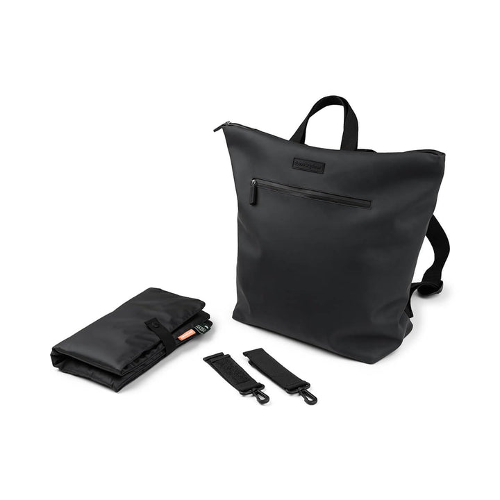 Done by Deer Wickelrucksack - Faltbare Wickelauflage und zwei Kinderwagenhaken inklusive - Wickeltas