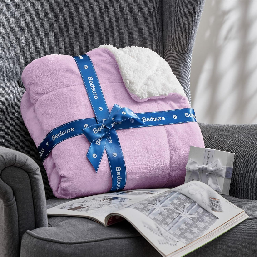BEDSURE Decke Sofa Kuscheldecke Flauschig Lila - Warm Sherpa Sofaüberwurf Decke, Dicke Sofadecke Cou