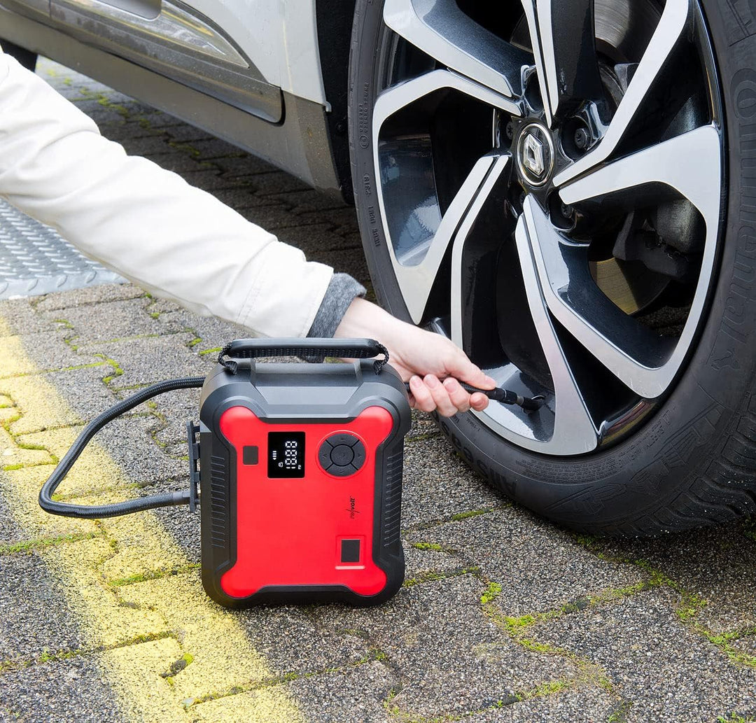 revolt Pkw Starthilfe: 4in1-Starthilfe-Powerbank, Kompressor, USB, 16 Ah, 1200A, 150 psi (Pumpe, Akk