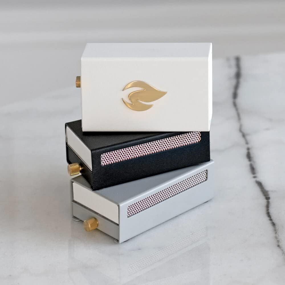 Nordic Flame Design Streichholzschachtel aus pulverbeschichtetem Stahl mit 50 Langen Streichhölzern