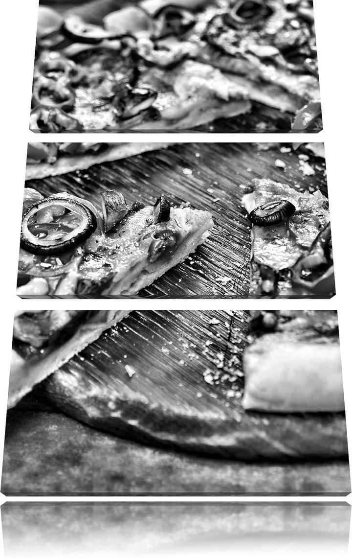 Pixxprint Monocrome, Leckere Pizza auf Holztisch 3-Teiler Leinwandbild 120x80 Bild auf Leinwand