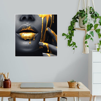 wandmotiv24 Poster als Wanddeko, Grösse 50x50cm, Frauen Lippen mit Goldener Farbe, Beauty, Frau, Mak