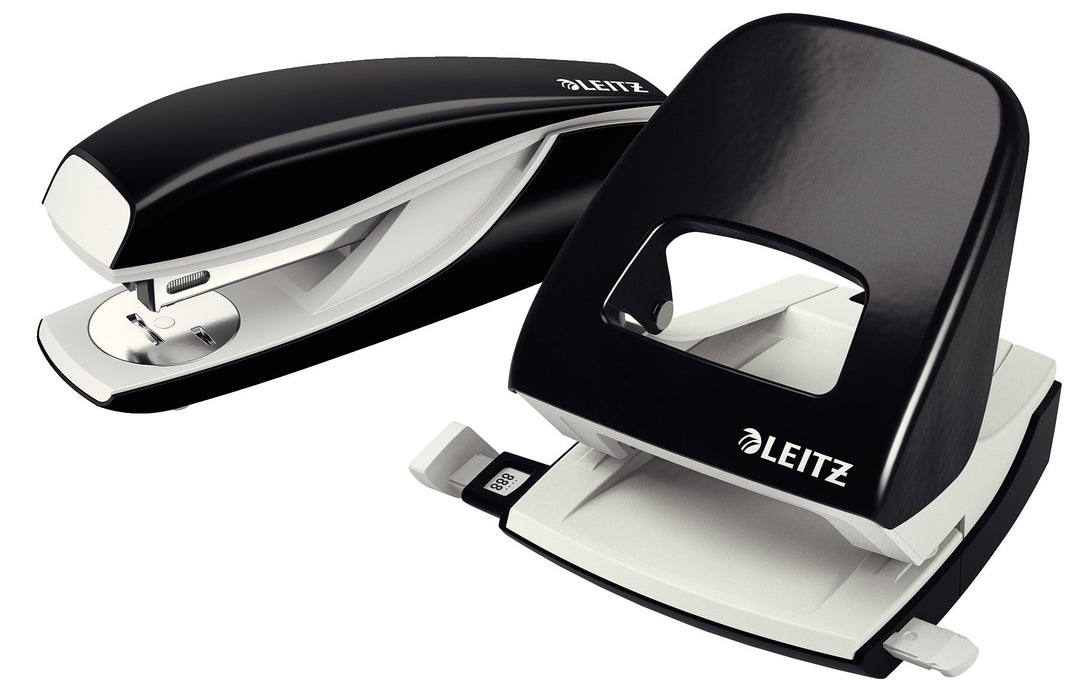 Leitz Büro Heftgerät und Locher-Set, Für 30 Blatt, Ergonomische Design, Schwarz, NeXXt-Serie, 509500