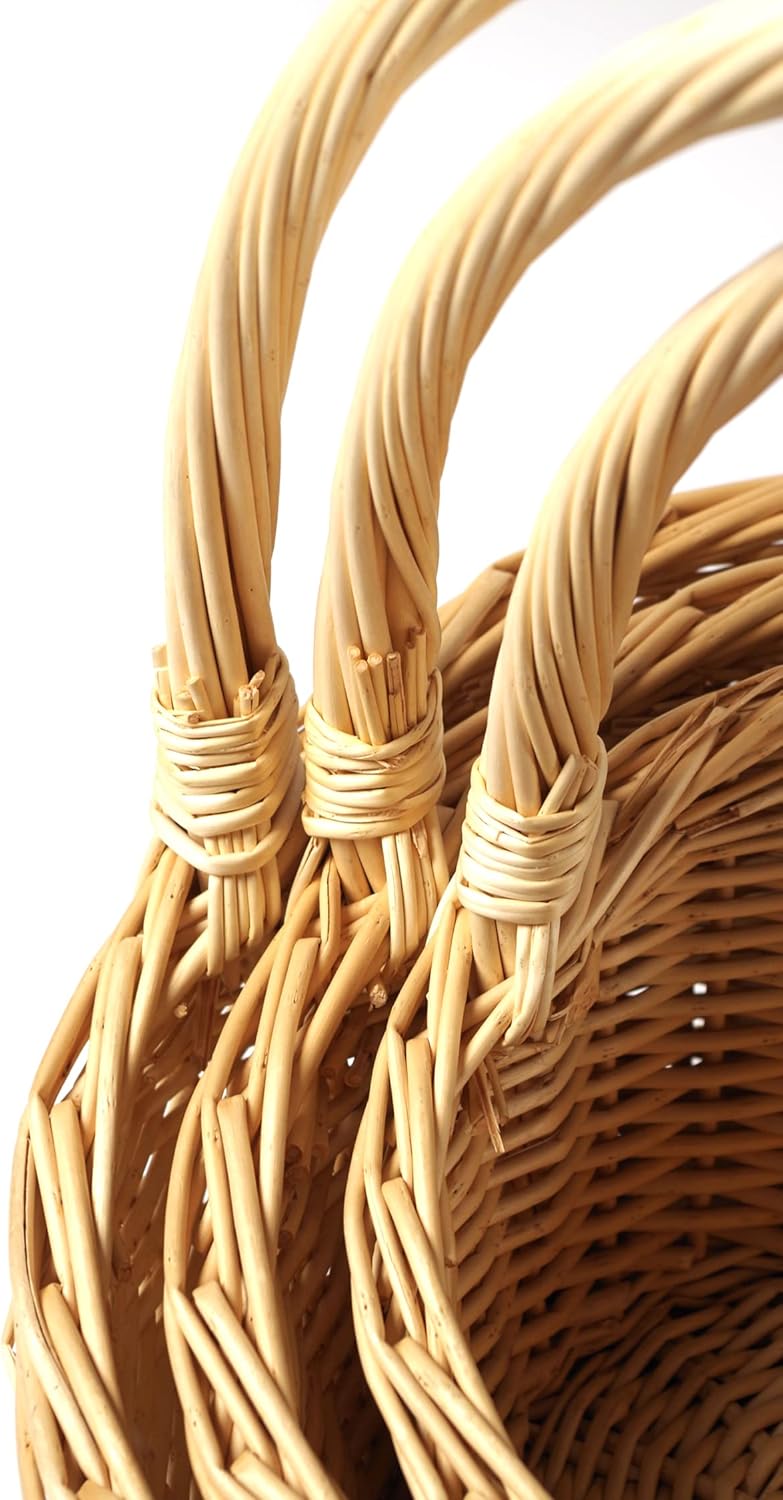 Kobolo Geschenkkorb aus Weide mit Holzwolle - 49x41x50 cm - beige - dekorativer Präsentkorb zum Selb