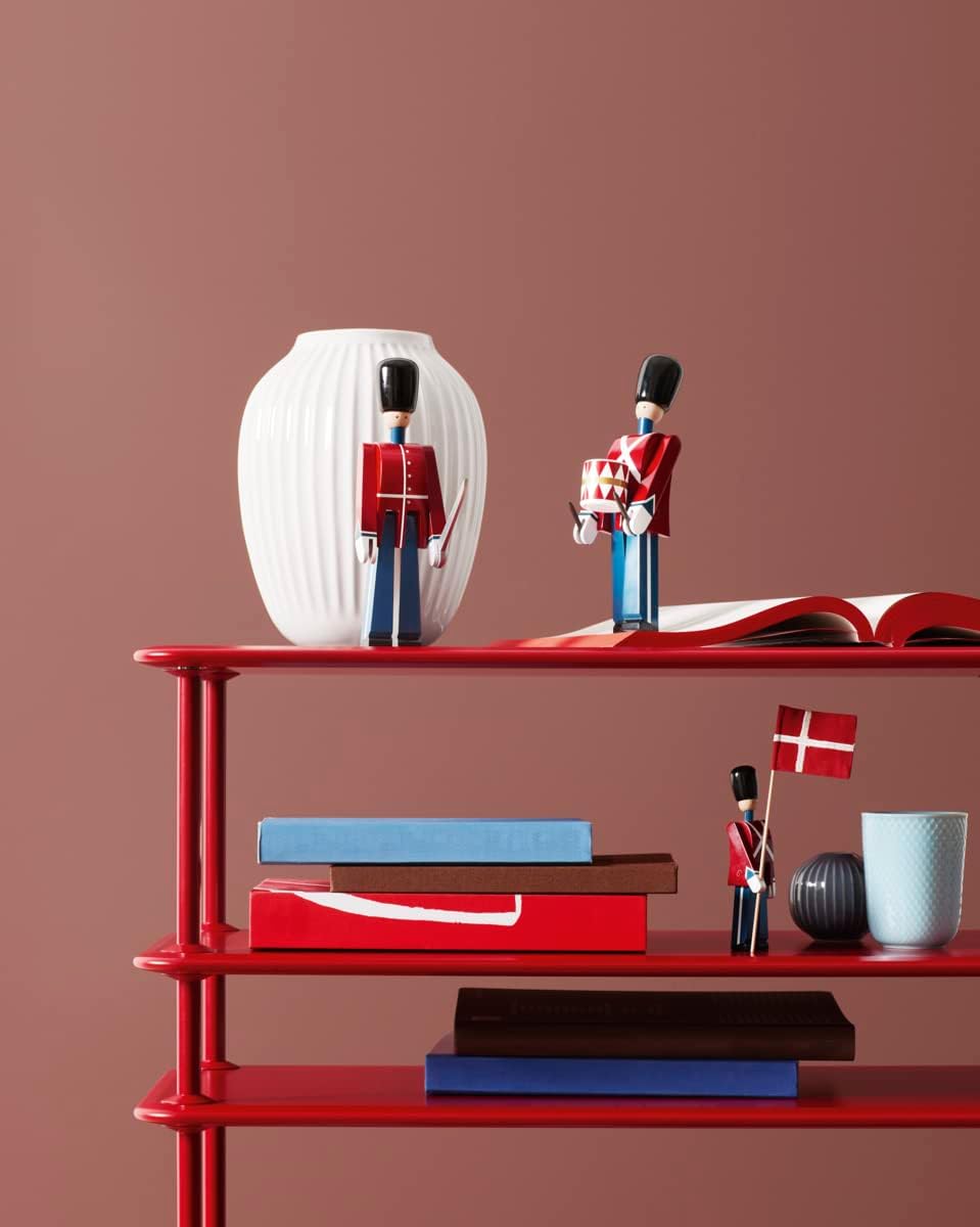 Kay Bojesen Fahnenträger klein Figuren 29.5 cm Holzfiguren Originaldesign, rot 23 x 8 x cm Fahnenträ