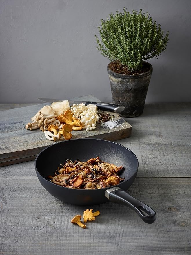 SCANPAN Classic Wokpfanne Induction 24 cm | Multifunktionale Wok-Pfanne | Stratanium+ Antihaftbeschi