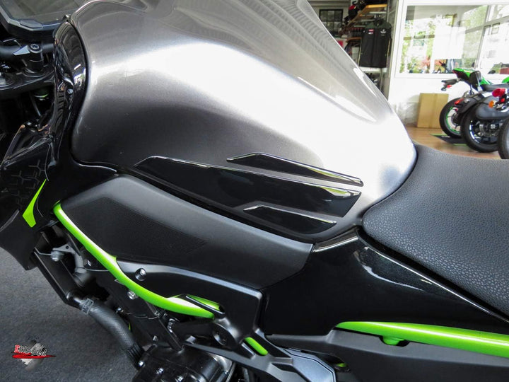 BIKE-label Tankpad Seitentank schwarz kompatibel für Kawasaki Z900 Tank 800660