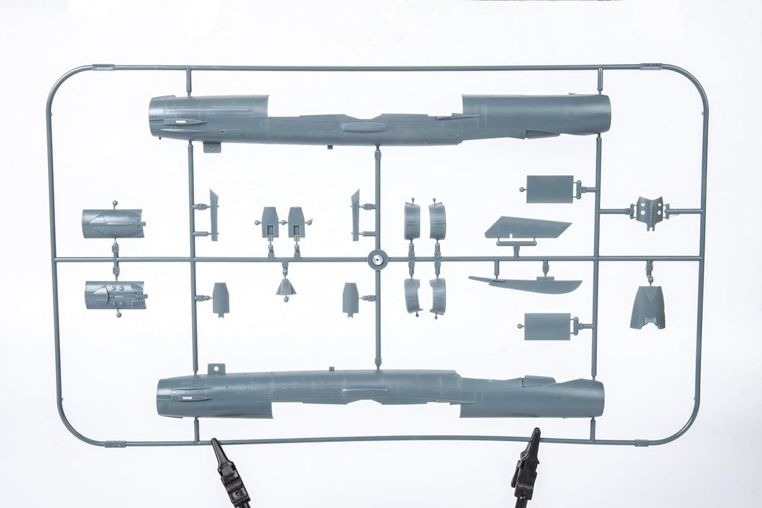 Eduard Plastic Kits 8236 - Modellbausatz MiG-21PF