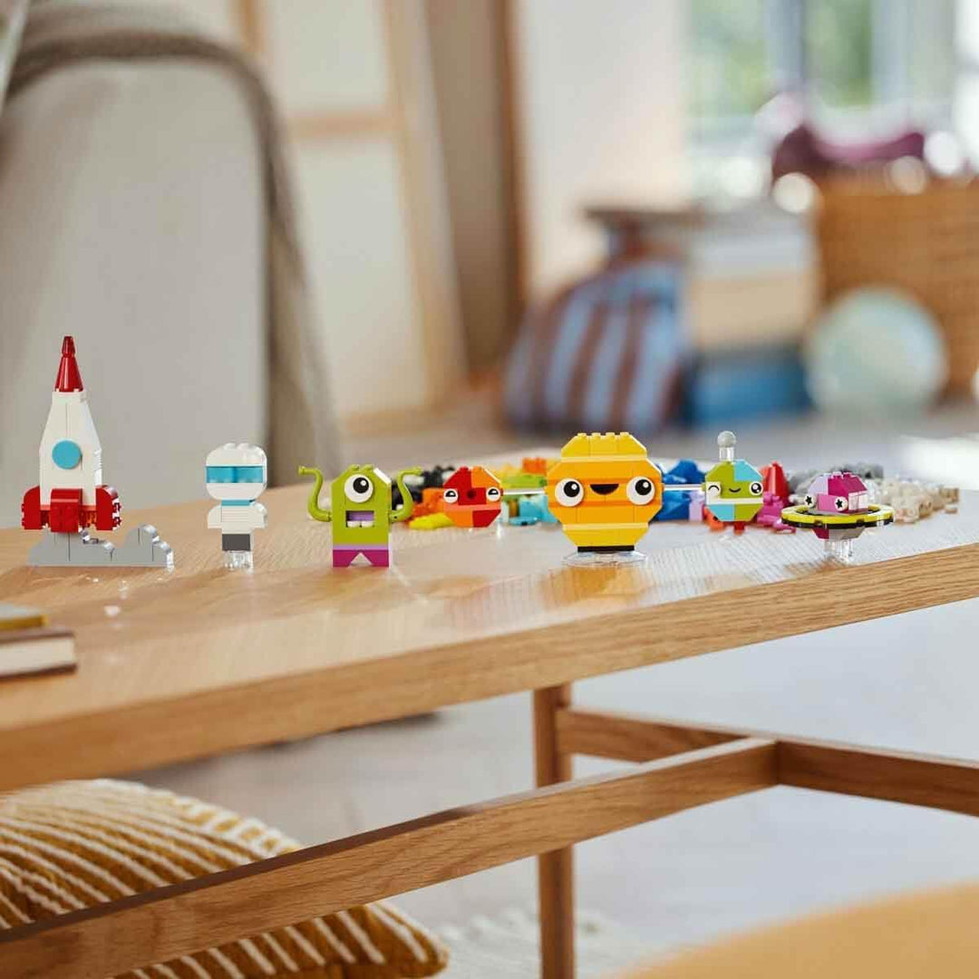 LEGO Classic Kreative Weltraumplaneten, baubares Sonnensystem-Modell für Kinder, Weltraum-Spielzeug