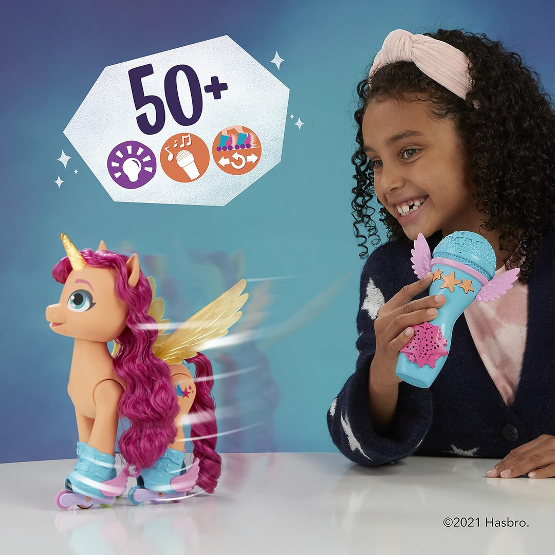 My Little Pony – Eine Neue Generation Sing- und Skatespass Sunny Starscout – Pony (22,5 cm) mit Fern