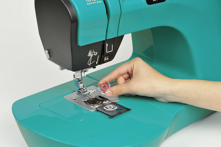 Toyota OEKAKI50Q Quilt Edition CPU Nähmaschine 50 Programmen, grossem Anschiebetisch