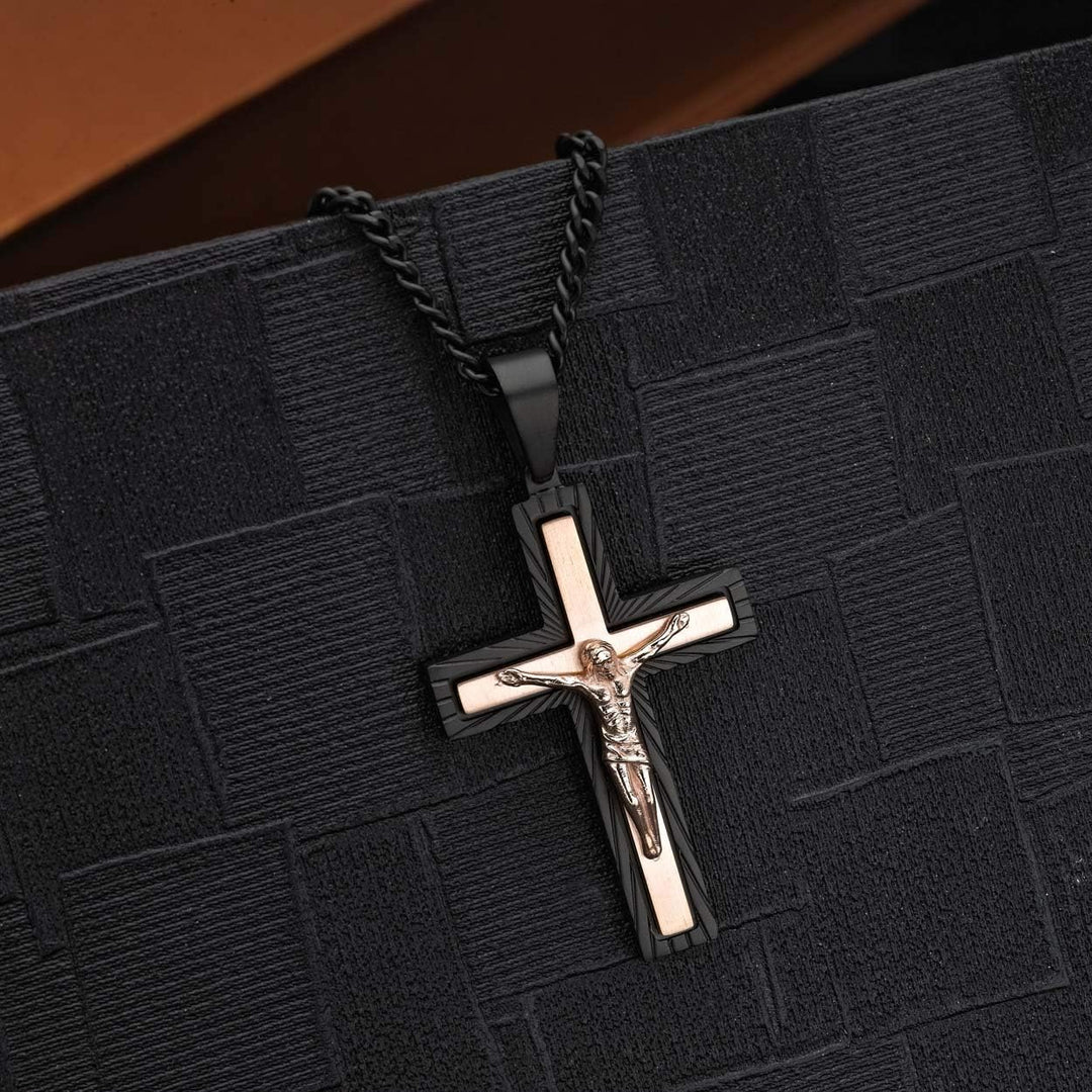 Diamant behandelt Herren Kreuz Halskette mit Schwarz &amp; Rose Gold IP Plating. Die Edelstahl massiv St