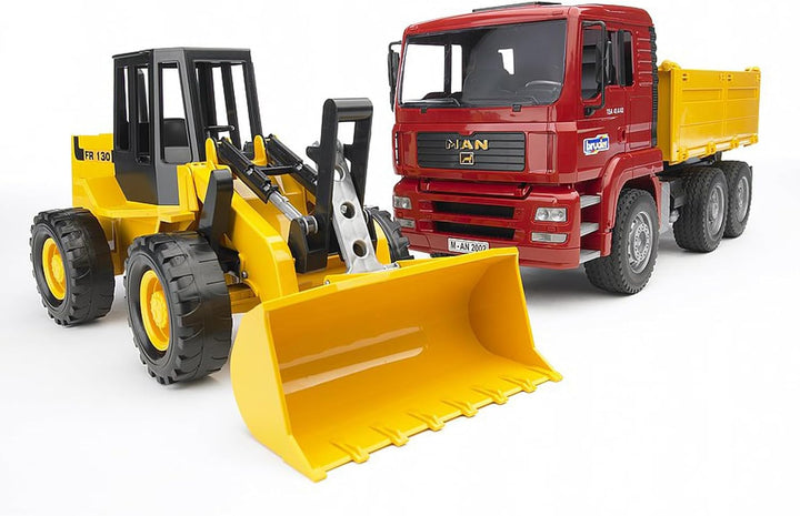 bruder 02752 - Man TGA Kipplastwagen mit Gelenkradlader FR130-1:16 LKW Lastwagen Muldenkipper Radlad