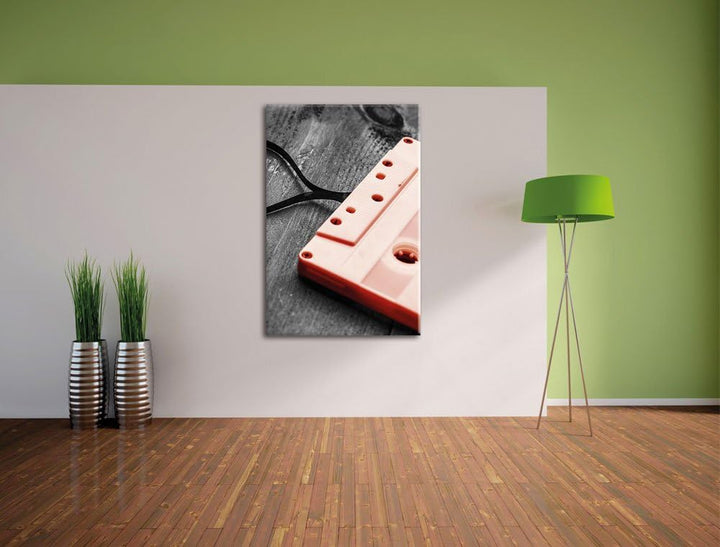 Pixxprint Retro Kasette mit Herz schwarz/weiss, Format: 80x120 auf hochkantiges Leinwand, XXL riesig