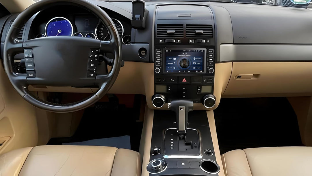 M.I.C. AVTO7-L3 Android 14 Autoradio mit navi: MediaTek MT6769 4G+64G;7" QLED Display;4G SIM,Carplay