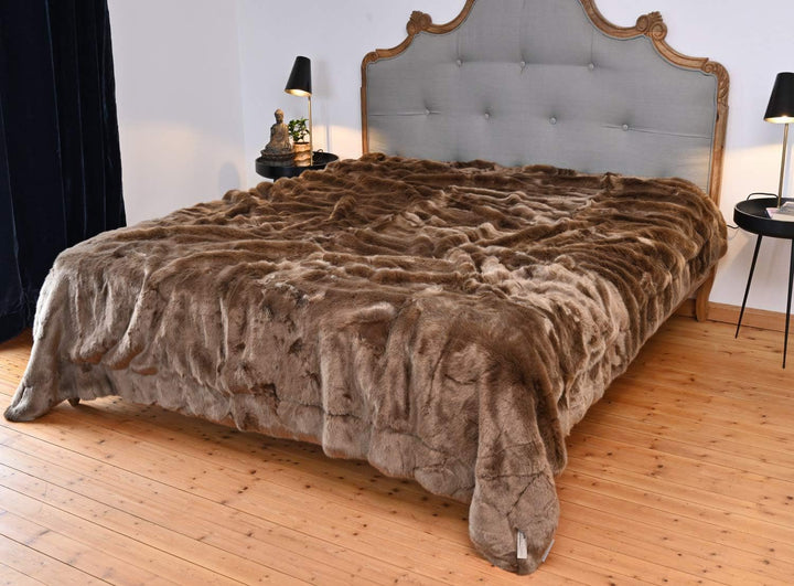 Wohnen & Accessoires GmbH & Co. KG Edelste Premium Felldecke aus Webpelz Topas 150x200cm (100