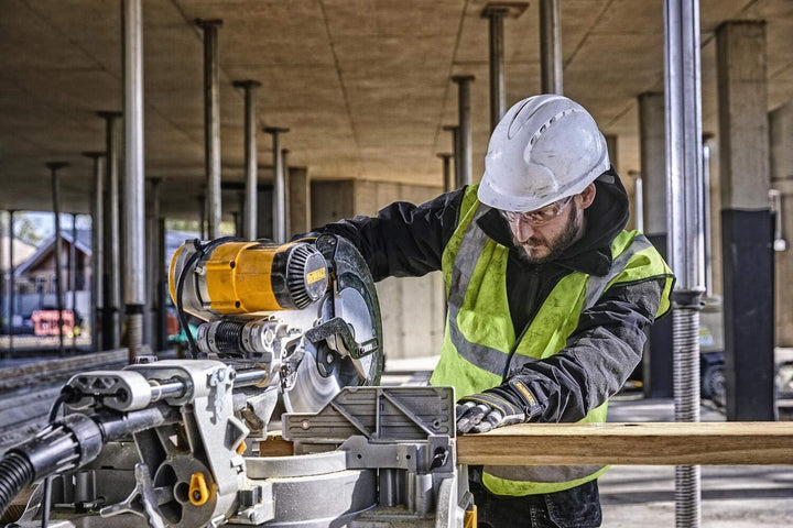 DEWALT Paneelsäge 1675W DWS780 inkl. Zubehör – Mit 305x30 mm HM-Sägeblatt ideal für den Innenausbau
