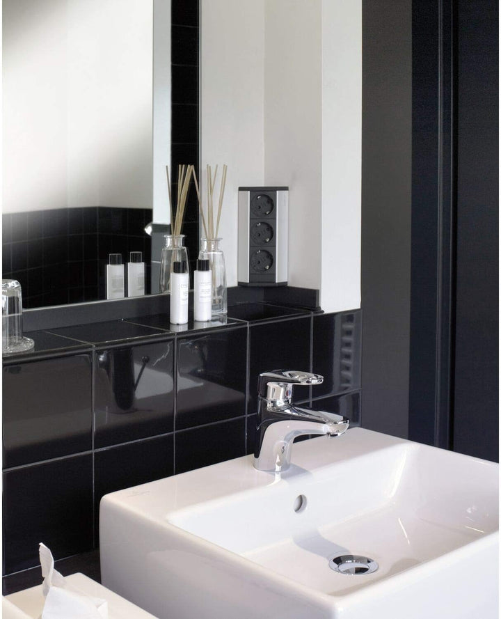 SCHULTE 936.00.013 Steckdosenelement 3 x Schuko alufarbig, EVOline V-Dock, Endkappen schwarz, inkl.