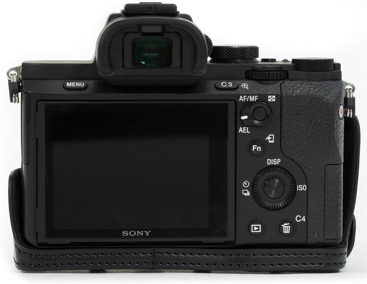 MegaGear Sony Alpha A7S II, A7R II, A7 II (28-70mm) Ever Ready Leder Kamera-Case mit Trageriemen und