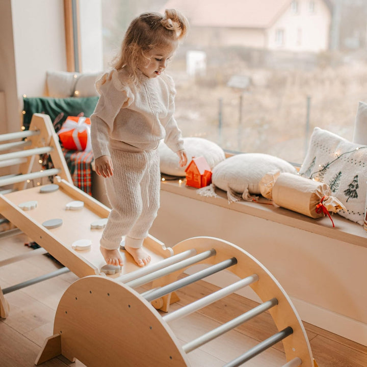 mamabrum Indoor Spielplatz Aus Holz Für Kinder – Pikler Dreieck, Kletterbogen, Rutsche Beidseitig –