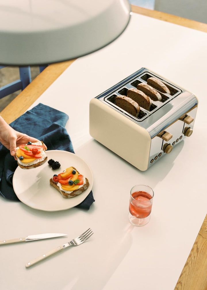 CREATE/TOAST RETRO DOUBLE/Toaster für breite Scheiben Sand/Krümelfach, 6 Leistungsstufen, Thermostat