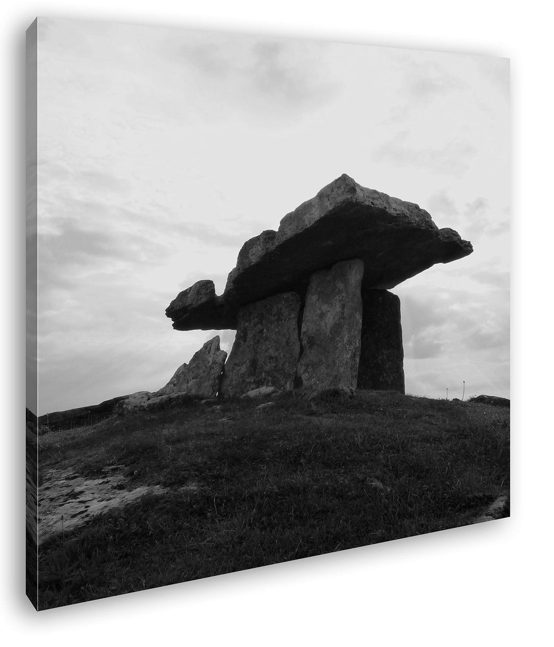 deyoli Dolmengrab in Irland Format: 70x70 Effekt: Schwarz&Weiss als Leinwandbild, Motiv auf Echtholz