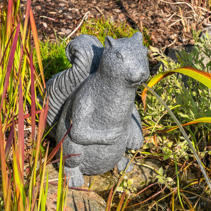 Esotec Solar Wasserspeier-Set Eichhörnchen, inklusive Teichpumpen-Set, Solarmodul, Polyresin, 1,5m S