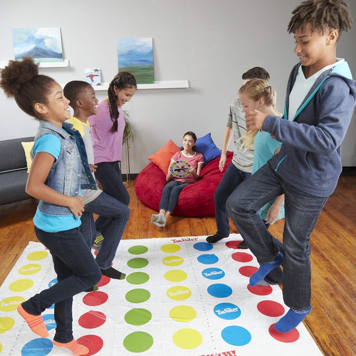 Twister Ultimate mit grösserer Matte und mehr Farbfeldern, Spiel für Familien und Kinder ab 6 Jahren