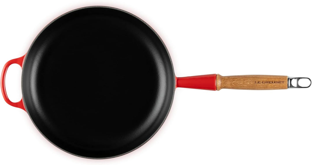 Le Creuset Signature gusseiserne Bratpfanne mit Holzgriff 26 cm Kirschrot, 20258260600422 Kirschrot