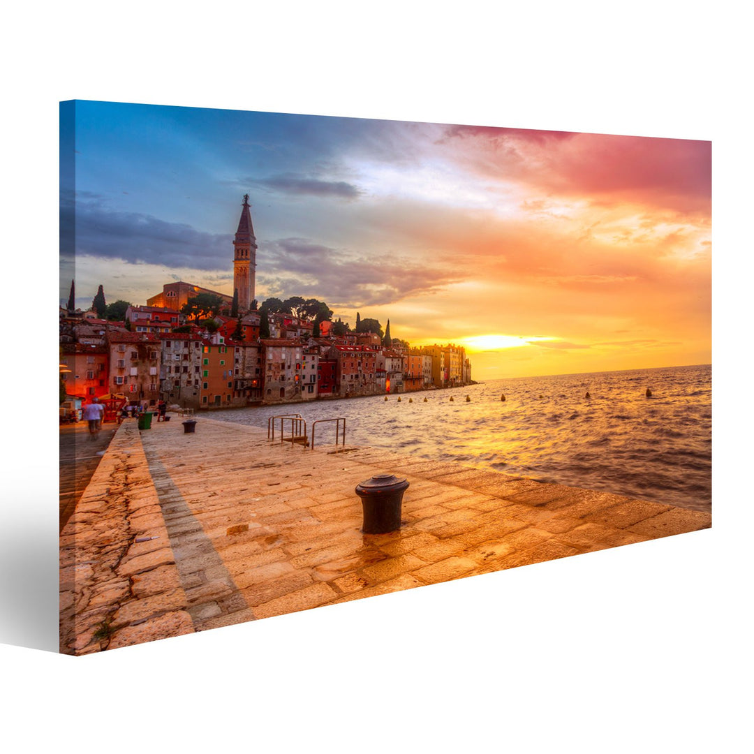 Bild auf Leinwand Schöner Sonnenuntergang in Rovinj an der Adriaküste Kroatiens. Wandbild Poster Lei