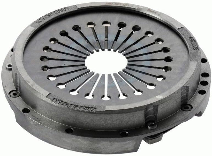 SACHS Kupplungssatz 3000 506 001, OE-Qualität, Kupplungssatz-Austausch beim Auto