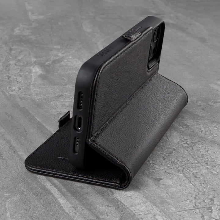 TORRO Hülle kompatibel mit iPhone 13 Pro Max - Echte Lederhülle mit Kartenfächern und horizontaler S