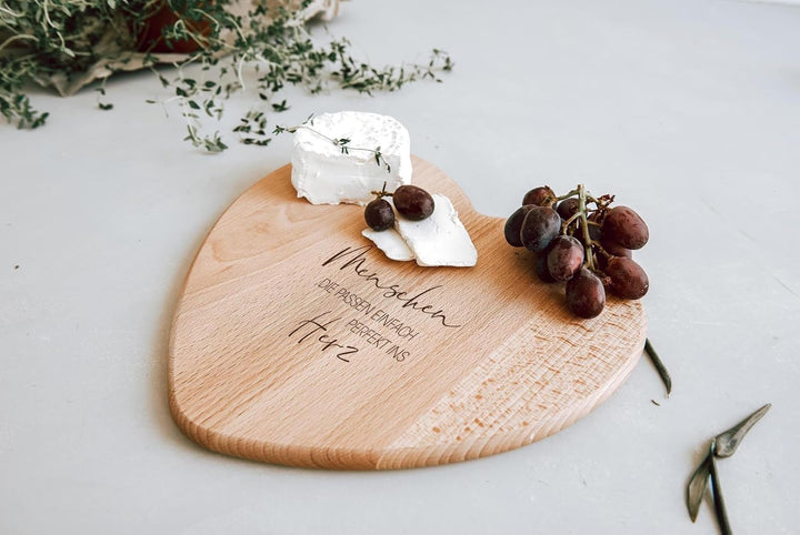Schneidebrett Herz Buche mit Gravur personalisiert, 2 Grössen Ohne Gravur/Blanko 28L x 26B cm, Ohne