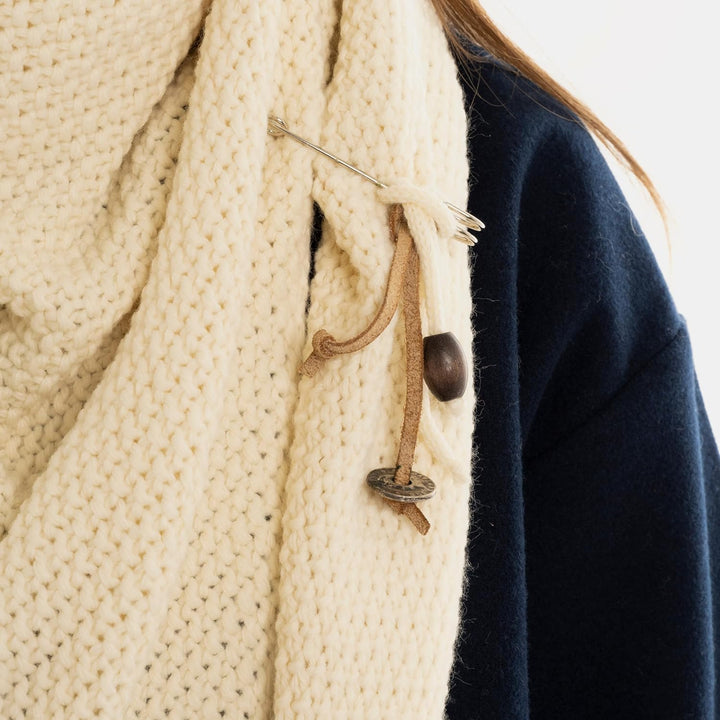 KNIT FACTORY - Dreiecksschal Coco - Damen Strickschal mit Wolle - Umschlagtuch für den Herbst und Wi