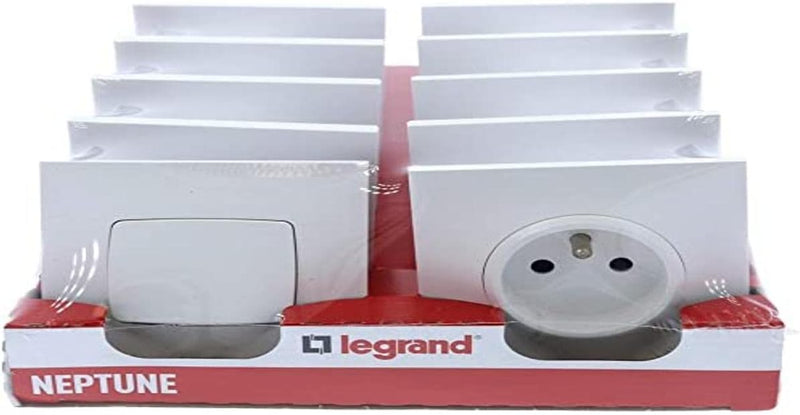 Legrand leg200251-2 Schalter oder Wechselschalter + 8 Steckdosen, 3680 W, 230 V, weiss