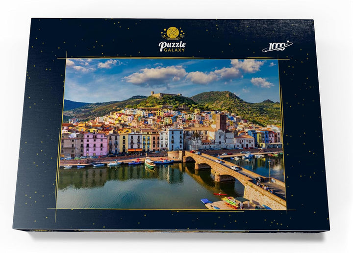 Bosa mit farbigen Häusern und Einer mittelalterlichen Burg, Sardinien, Italien - Premium 1000 Teile