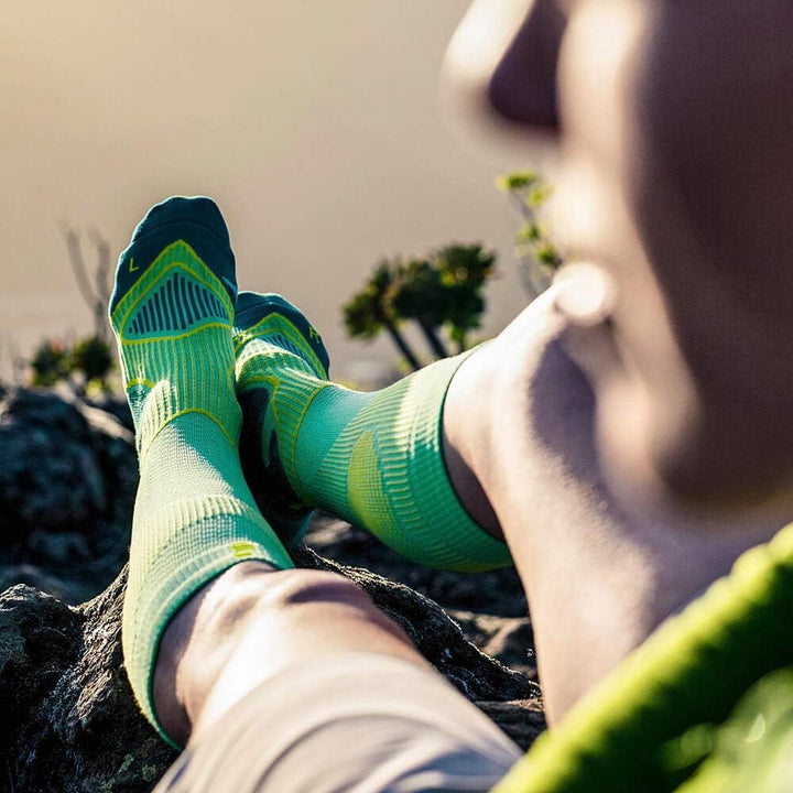 Bauerfeind Wandersocken "Outdoor Performance Compression Socks“ für Outdooraktivitäten wie Wandern &amp;