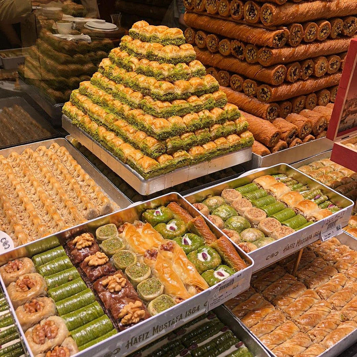 Hafiz Mustafa 1864 Istanbul Baklava Gebäckdose – Gebackene Baklava Dessertsnacks aus frischen Phyllo