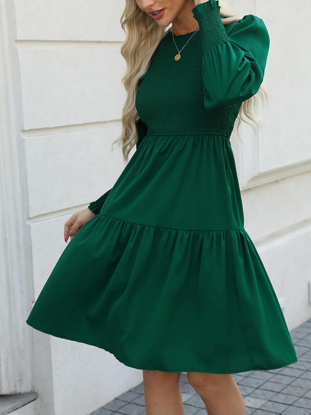 CUPSHE Damen Kleid Rundhals Langarm Rüschensaum A Linien Gesmoktes Minikleid Freizeitkleider Party S