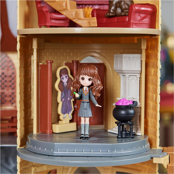 Spin Master Wizarding World Harry Potter - Schloss Hogwarts Spielset mit Licht und Sound sowie exklu