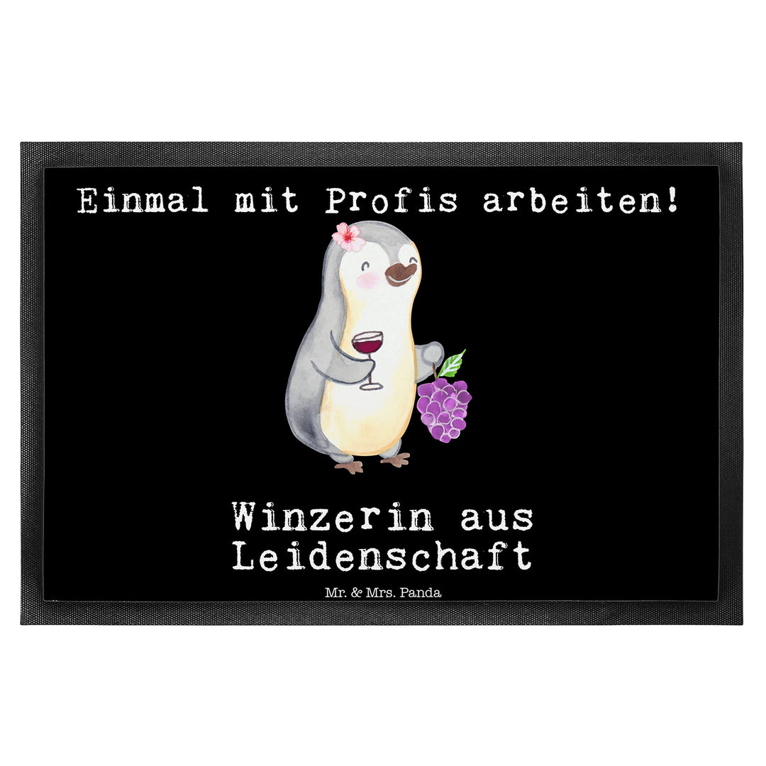Mr. &amp; Mrs. Panda 40 x 60 cm Fussmatte Winzerin aus Leidenschaft - Geschenk, Mitarbeiter, Firma, Fuss